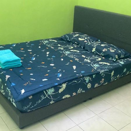 Mylittle Homestay Танджунг Малим Екстериор снимка
